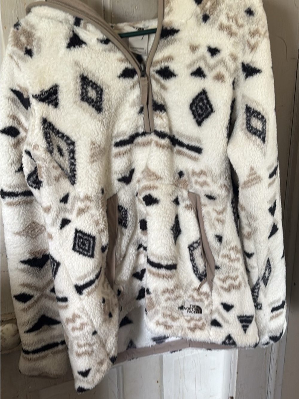 The North Face Women's Sherpa Fleece Jacket in Cream and Black
